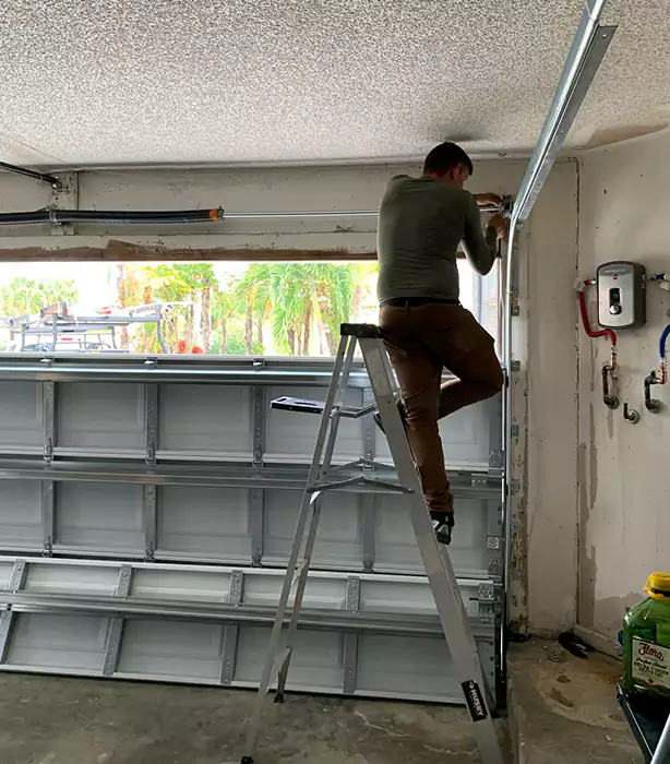 Garage Door Roller Replacement Sweetwater in Sweetwater, FL